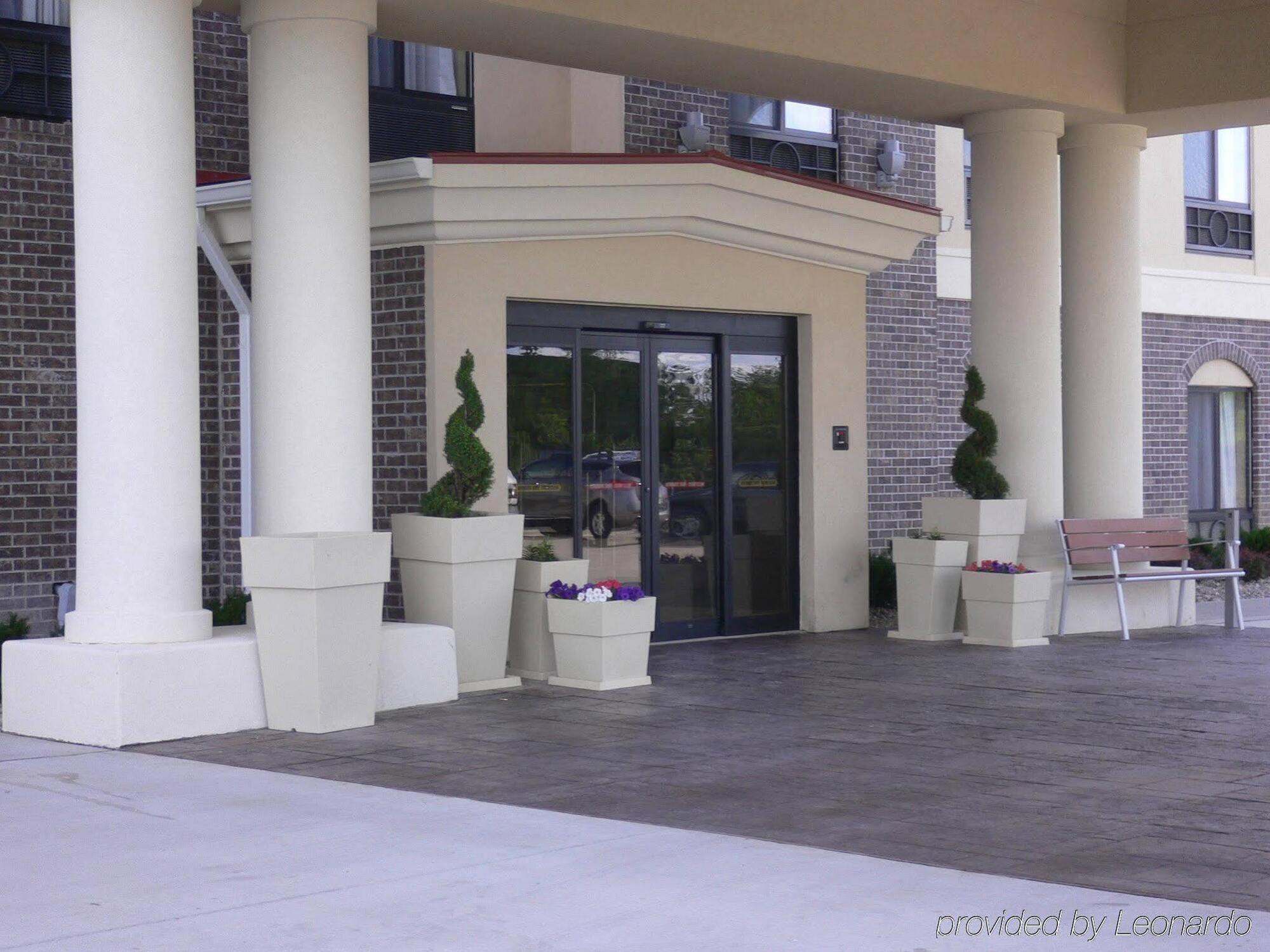 Hotel Express & By Ihg 2*