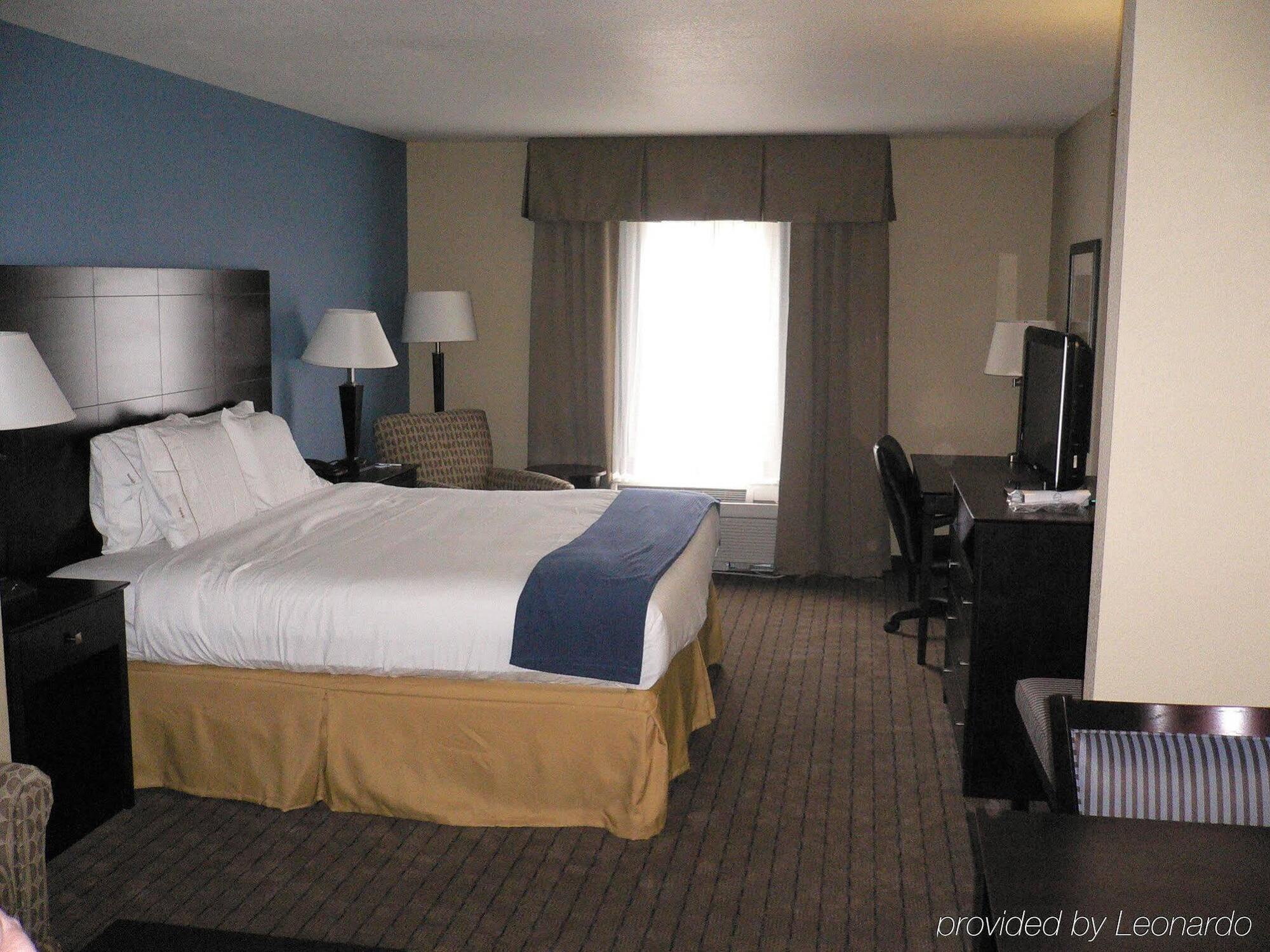 Express & By Ihg Shelbyville